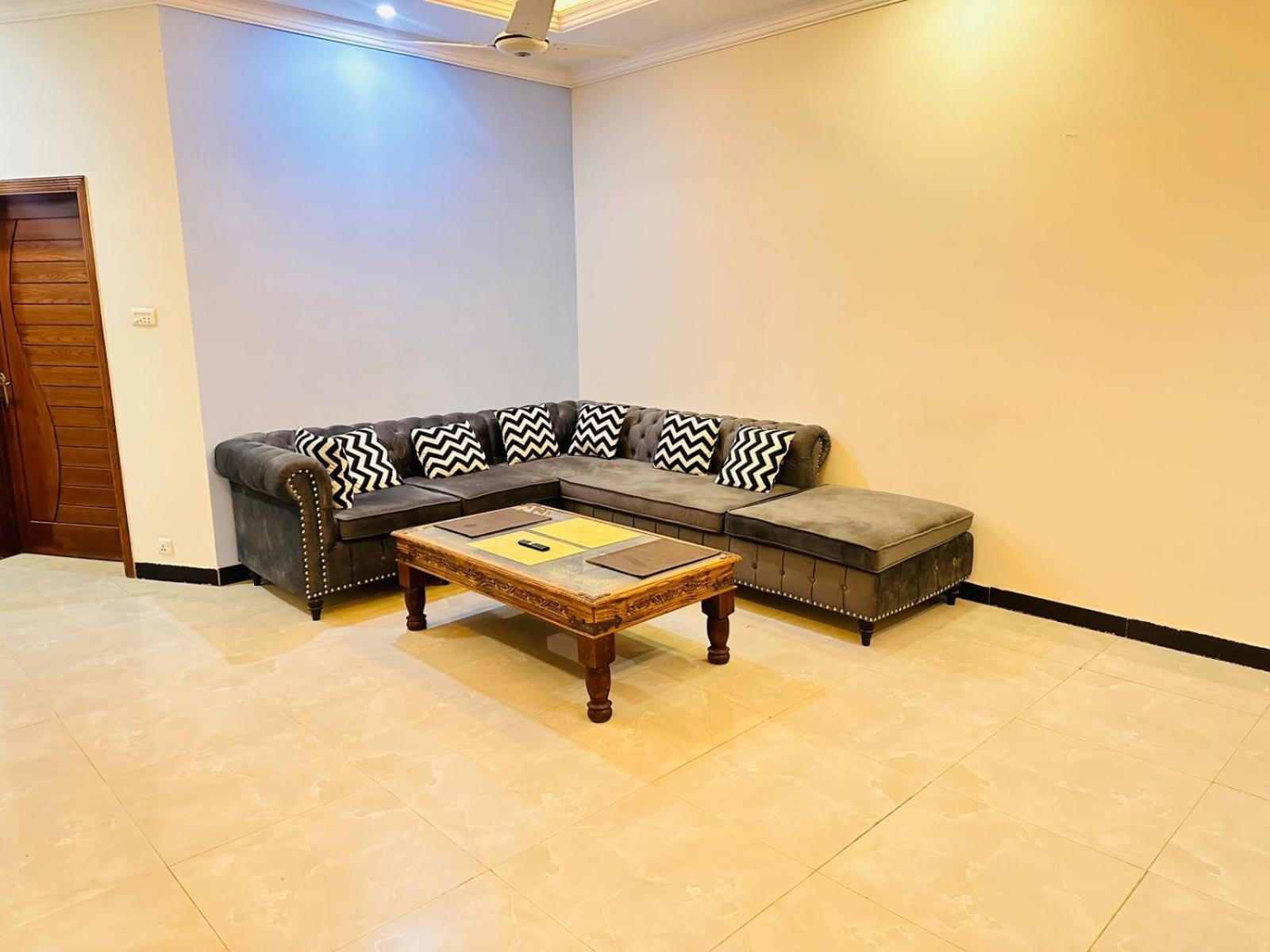 Holidazzle Lodge Islamabad Buitenkant foto